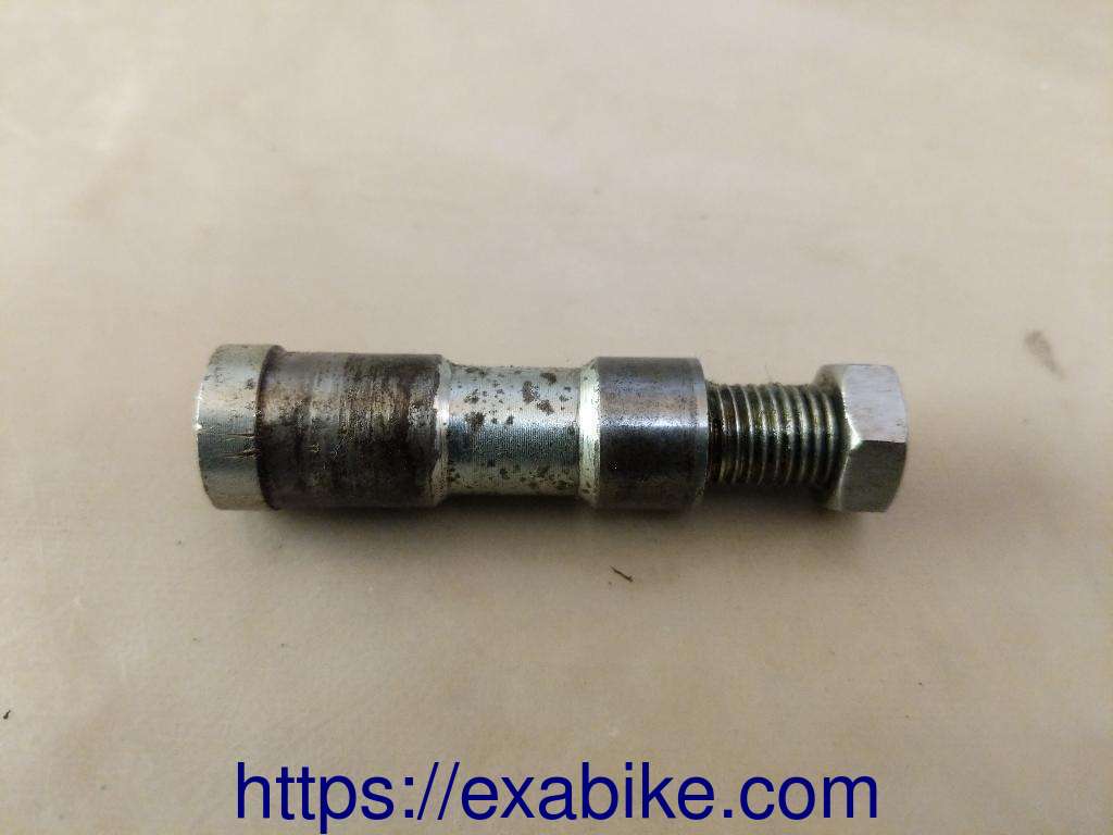 stand bolt Suzuki VS 1400 Intruder - photo 1