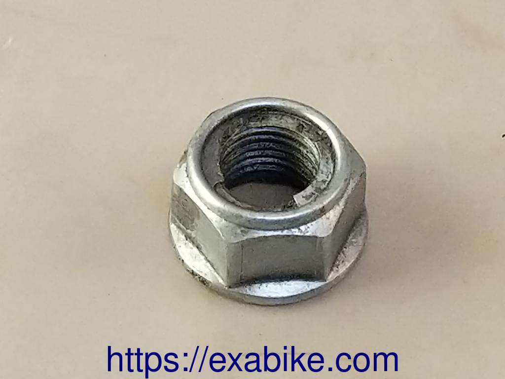 ecrou d'axe de bras oscillant Honda CB 500 - photo 1