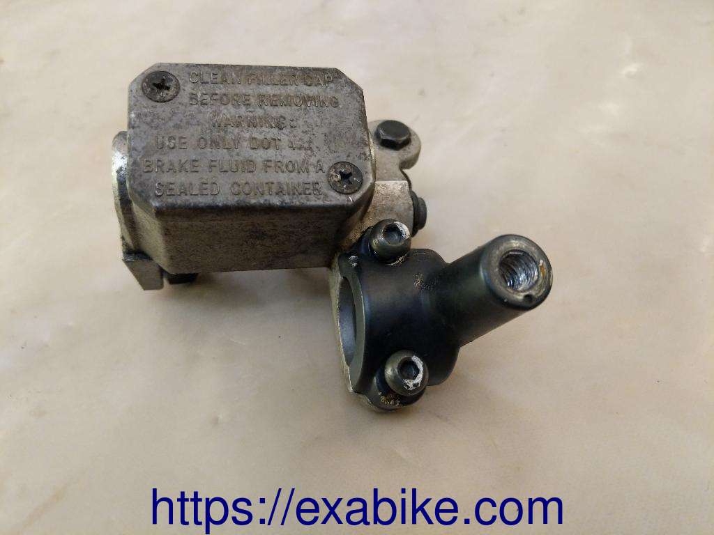 front master cylinder Yamaha Xcity 125 - photo 1