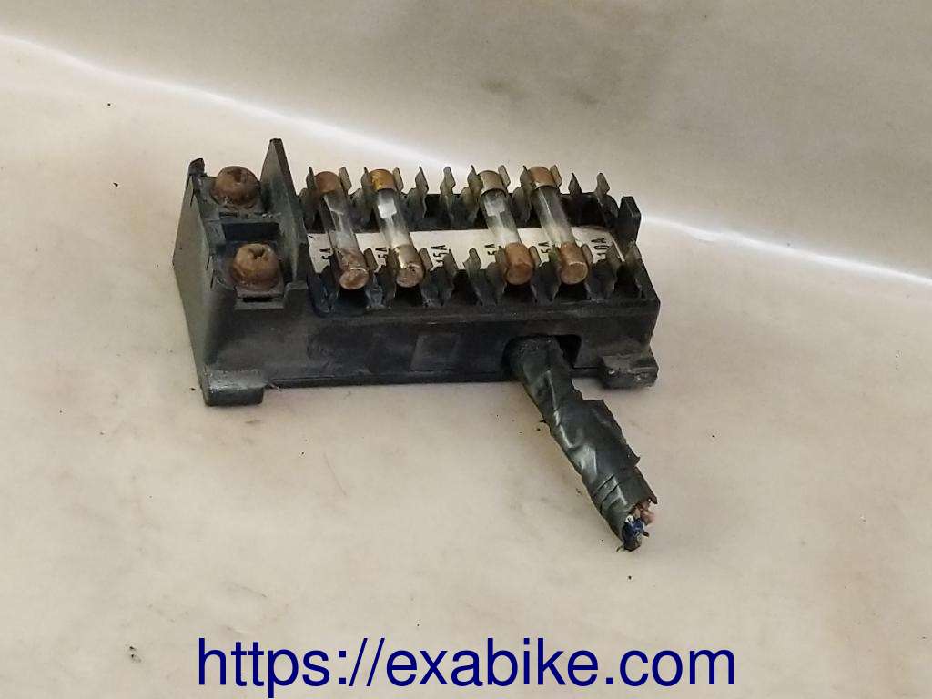 fuse box Honda GL 1100 Goldwing - photo 1