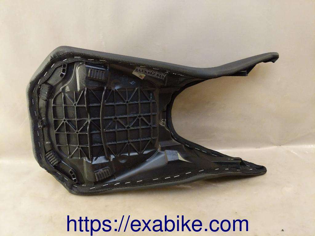 seat, front KTM 390 Duke - photo 4