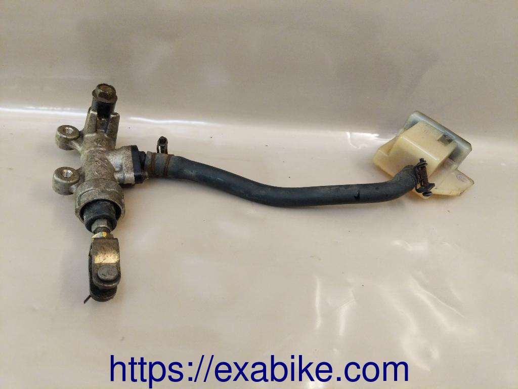 rear master cylinder Suzuki GSXF 750 - photo 1