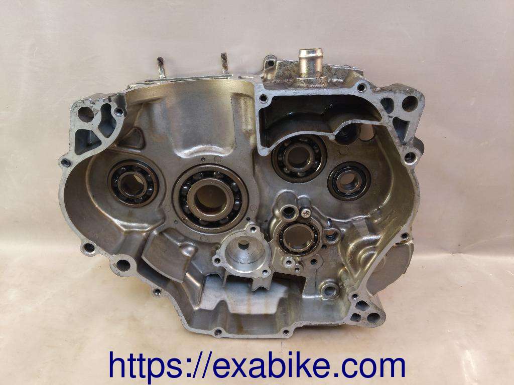 crankcase, right Suzuki DR 350 - photo 2