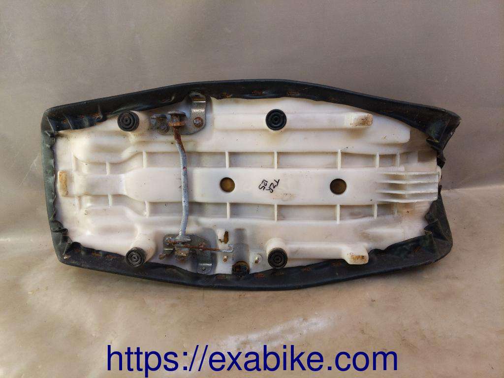 seat Yamaha TZR 125 - photo 5
