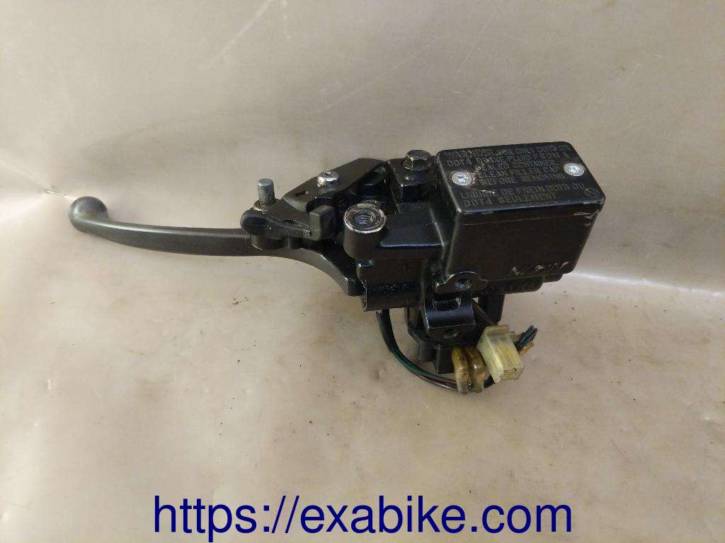 rear master cylinder Honda FES 125 Pantheon - photo 1