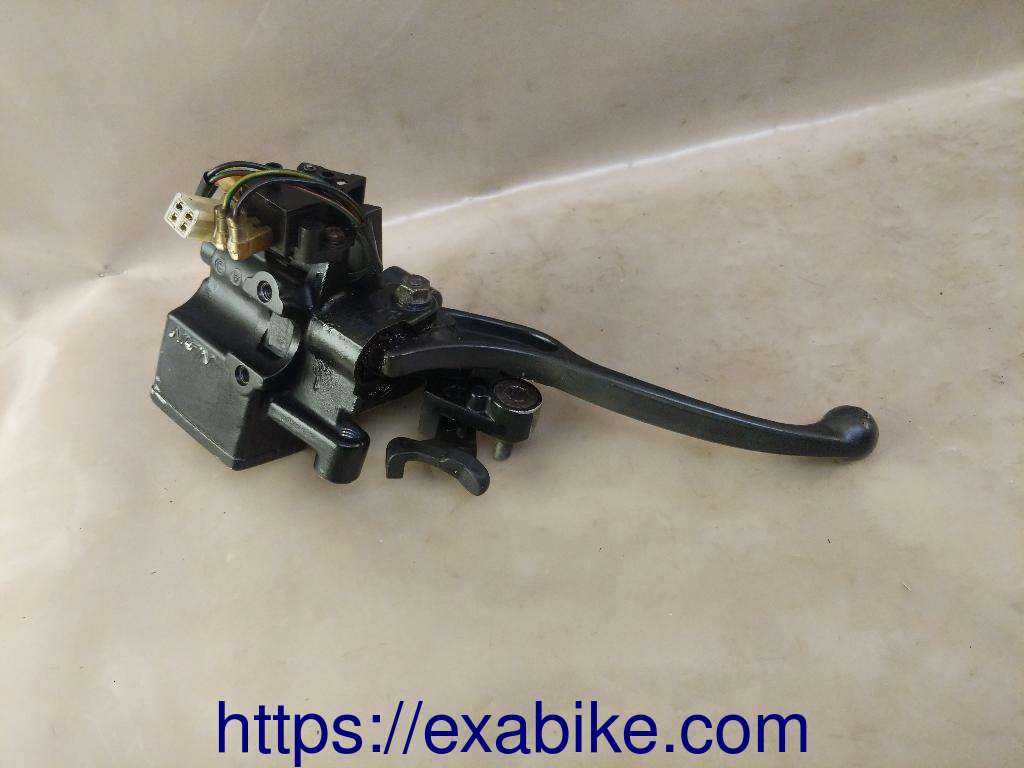 rear master cylinder Honda FES 125 Pantheon - photo 4