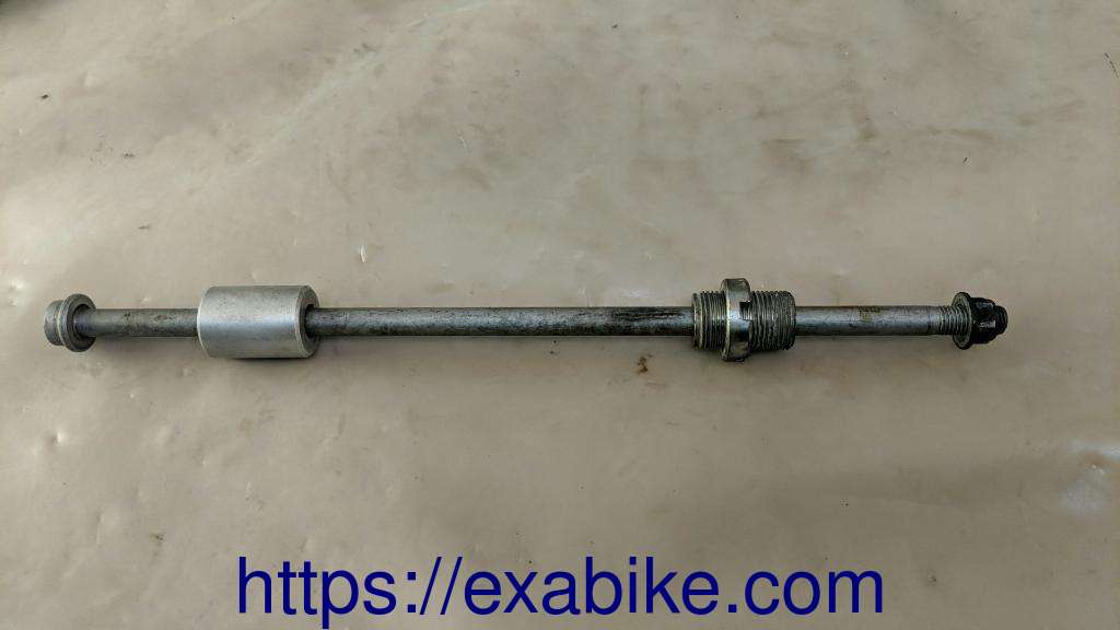 engine bolt Triumph TT 600 - photo 1