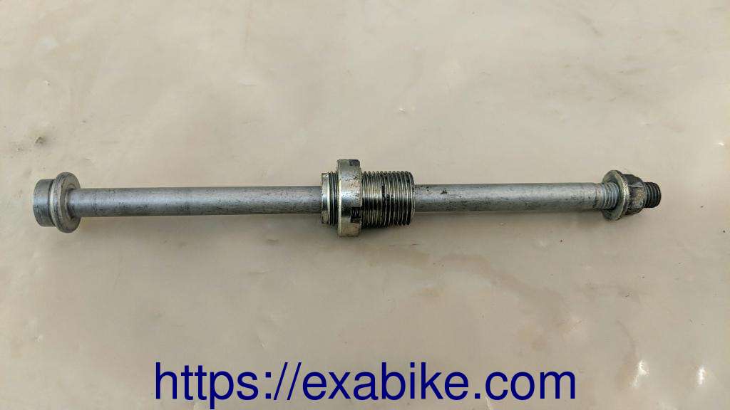 engine bolt Triumph TT 600 - photo 1