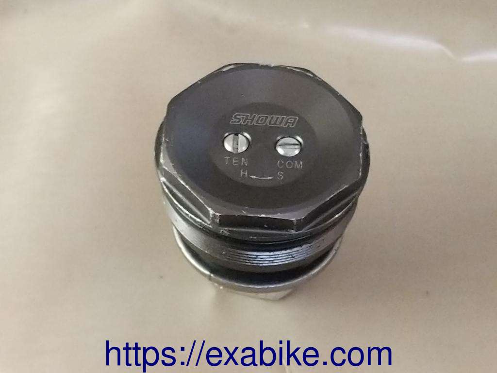 front fork tube cap Suzuki GSXR 1000 - photo 1