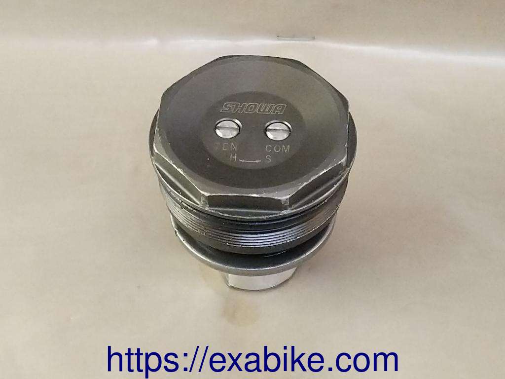 front fork tube cap Suzuki GSXR 1000 - photo 1