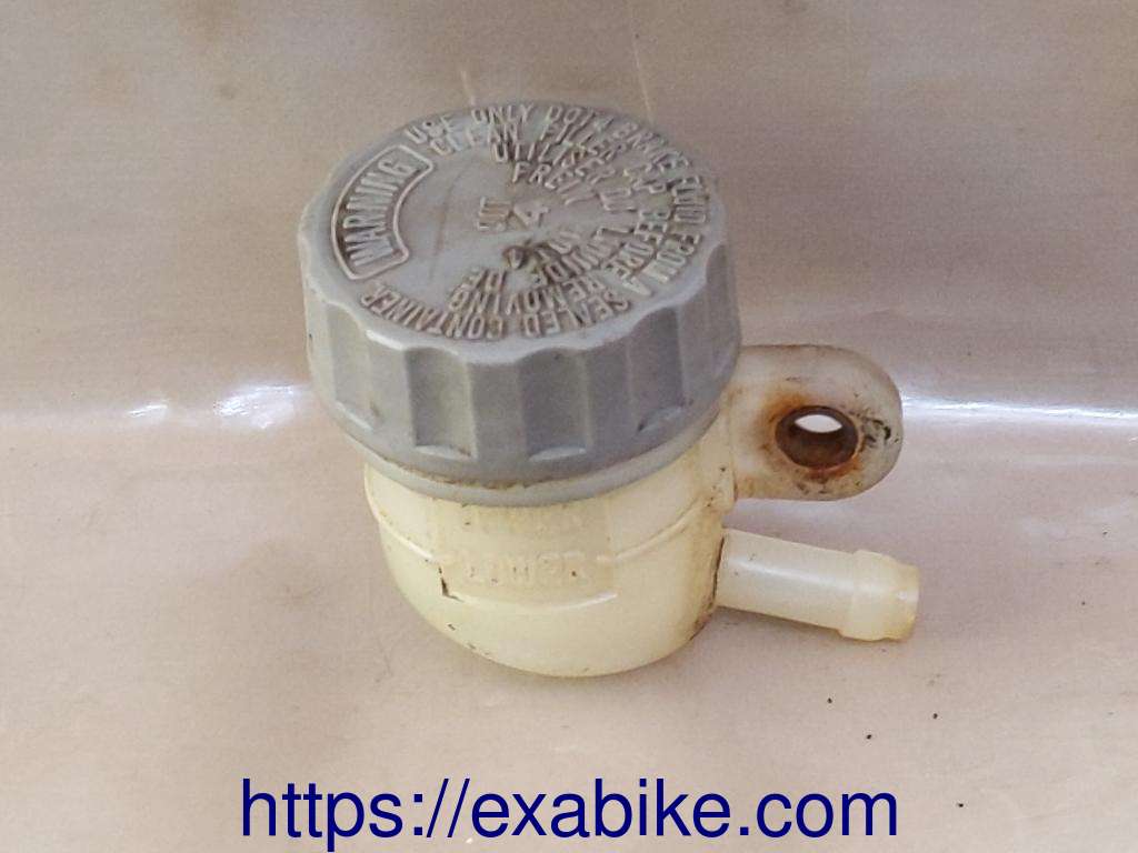 brake fluid reserve Suzuki DR 350 - photo 1