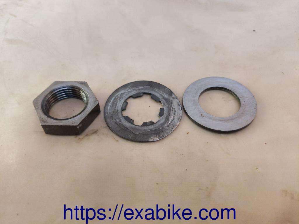 clutch nut Suzuki DR 350 - photo 1