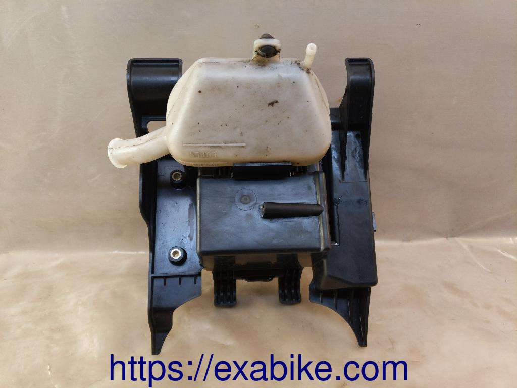 battery box Honda VT 125 Shadow - photo 4