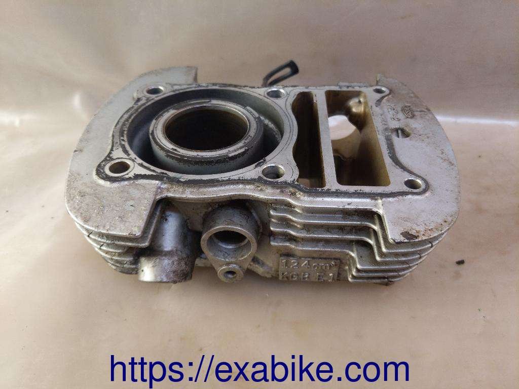 cylindre arrière Honda VT 125 Shadow - photo 1