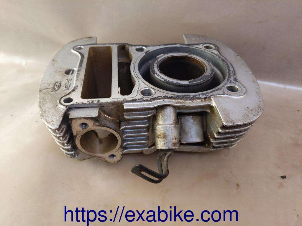 cylindre arrière Honda VT 125 Shadow - photo 2