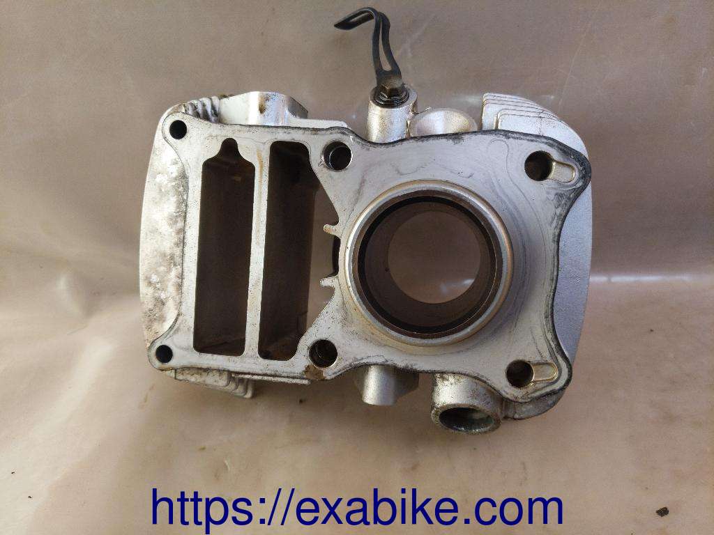 cylindre arrière Honda VT 125 Shadow - photo 3