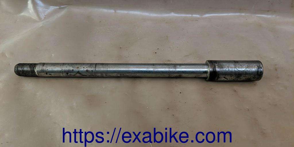 wheel axle, front Suzuki Marauder 125 - photo 1