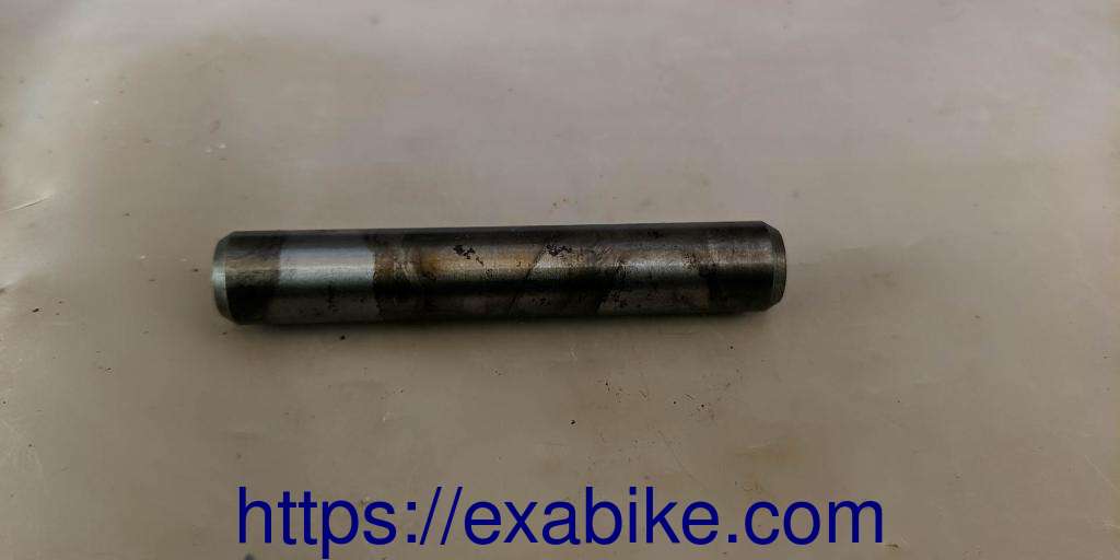 gearshift fork axle KTM 125 LC2 - photo 1