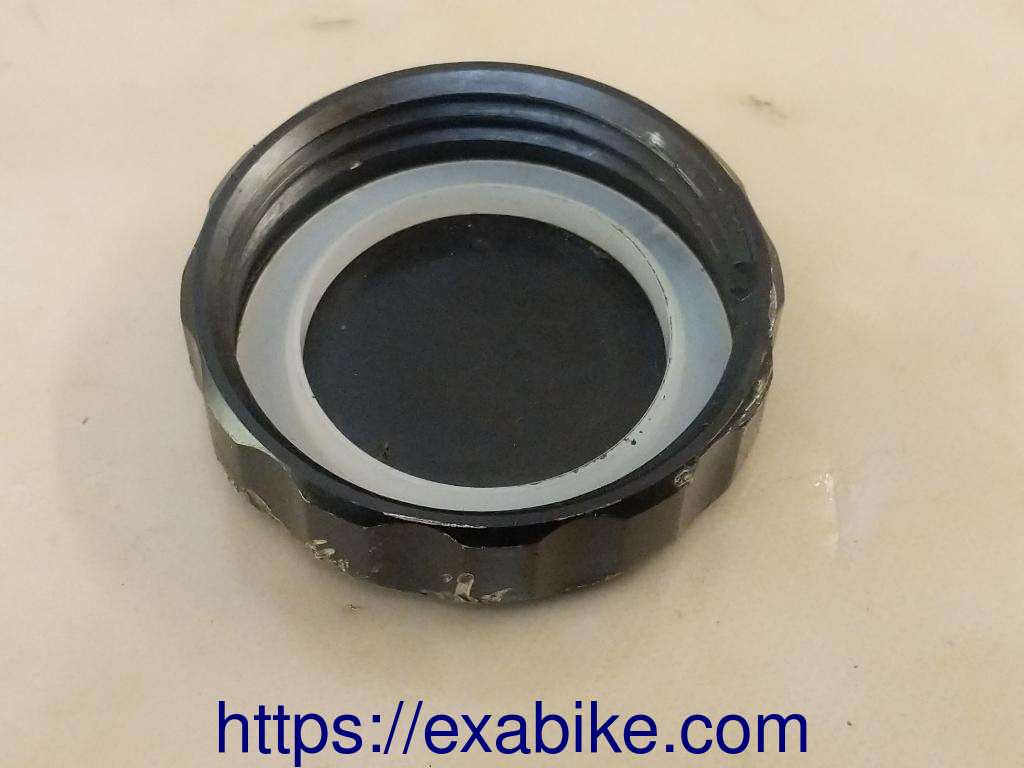 brake reserve cap Honda CB550 Four - photo 2