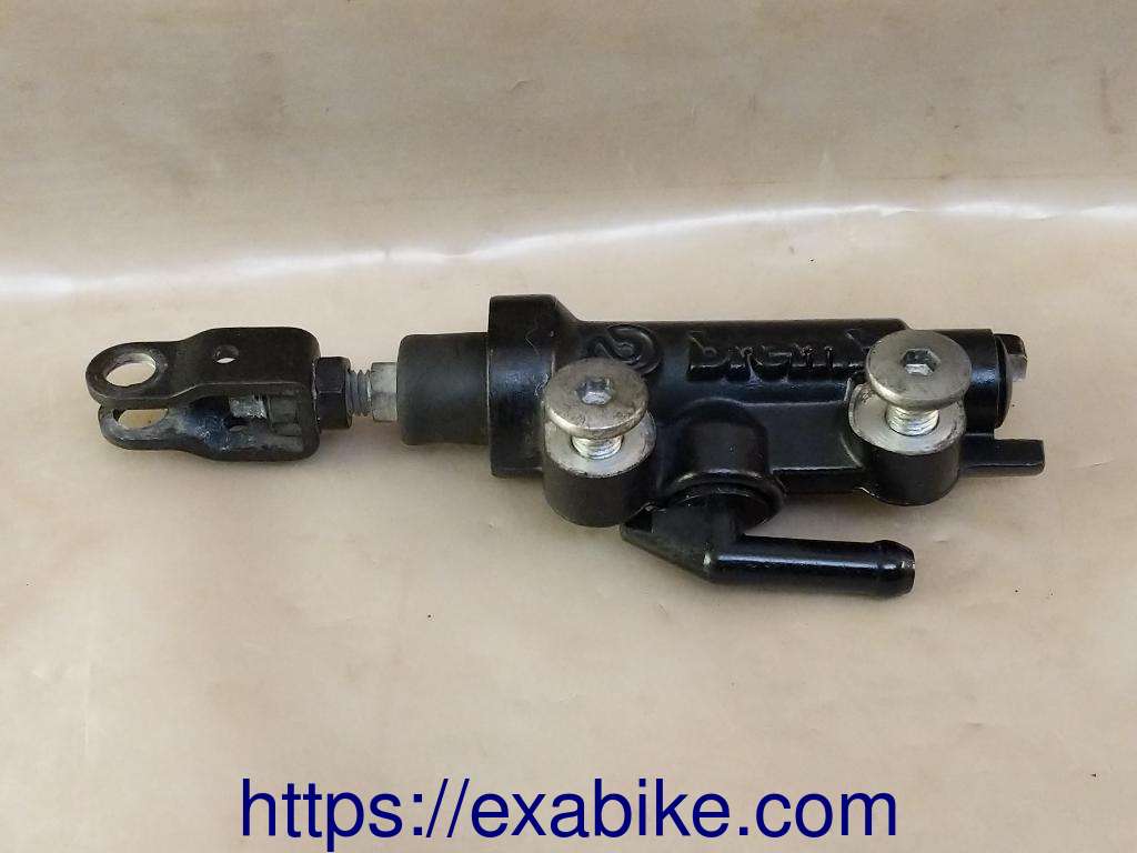 rear master cylinder Yamaha MT09 - photo 2
