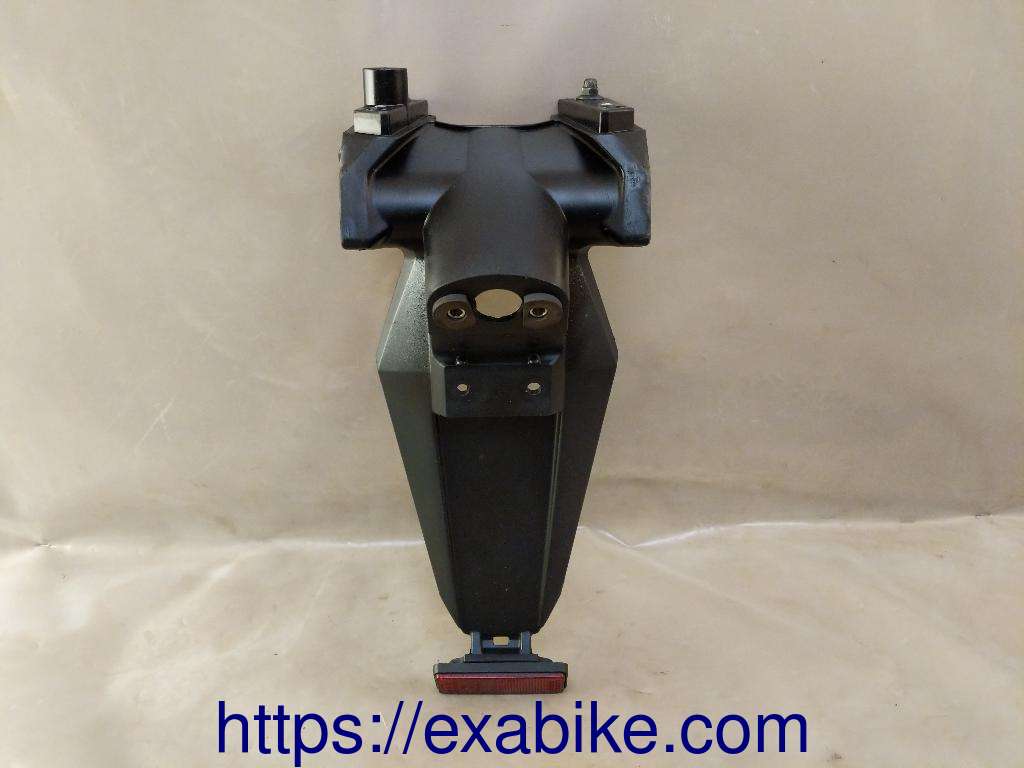 lower fender Kawasaki ER-6 - photo 1