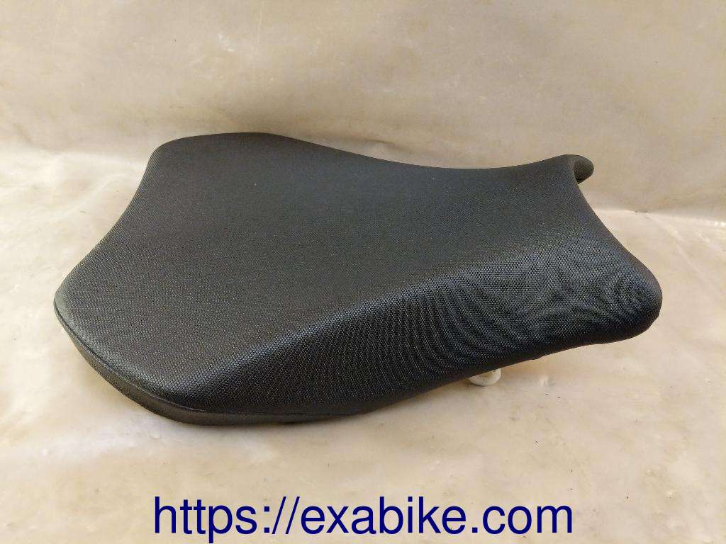 seat, front Suzuki GSXR 1000 - photo 1