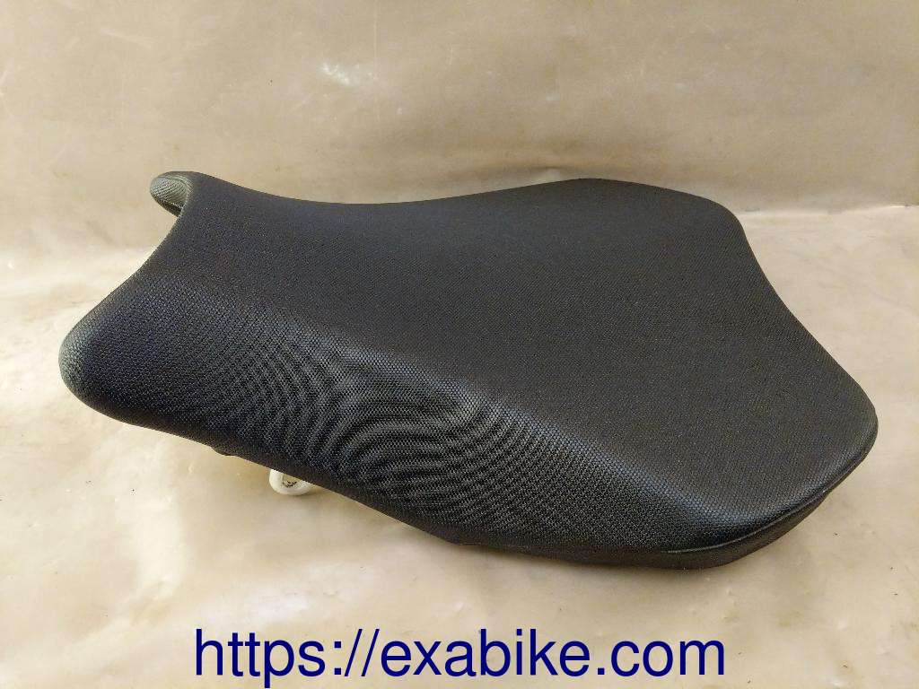 seat, front Suzuki GSXR 1000 - photo 2