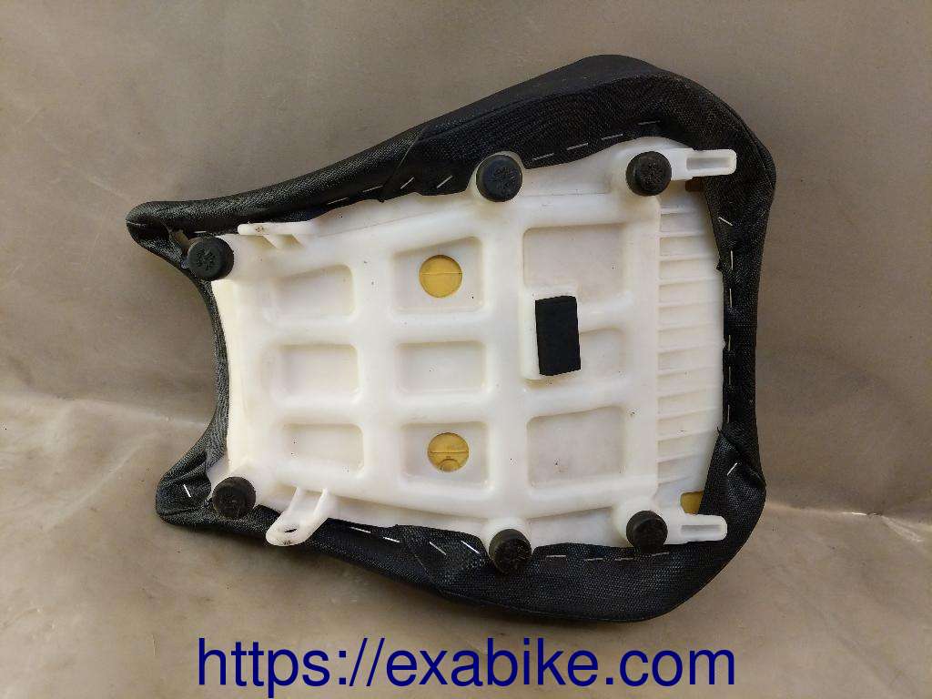 seat, front Suzuki GSXR 1000 - photo 3