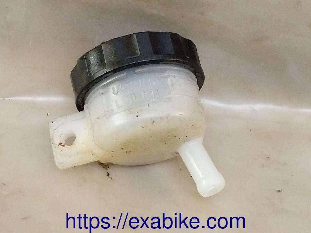 brake fluid reserve Kawasaki ER-6 - photo 1