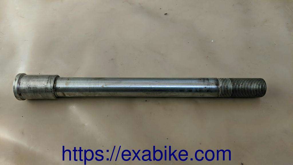 wheel axle, front Kawasaki ER-6 - photo 1