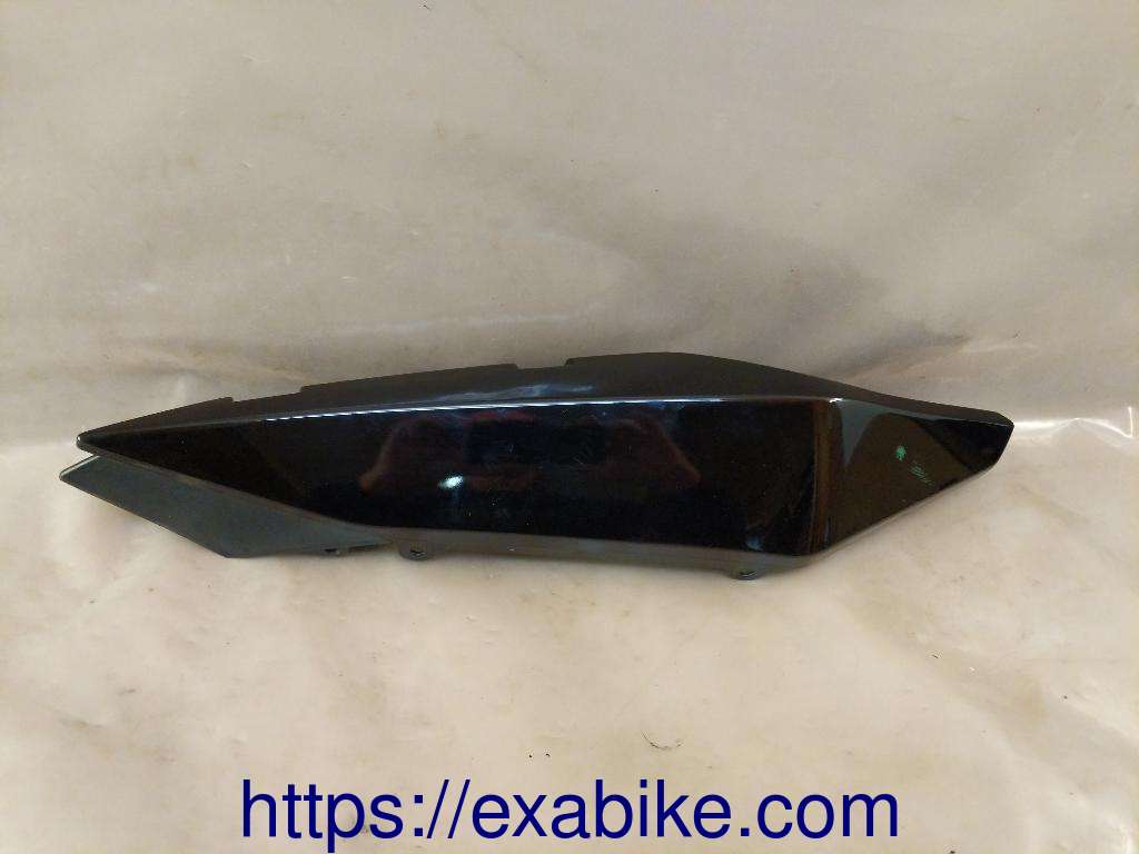 flanc arriere droit Yamaha XJ6 - photo 1