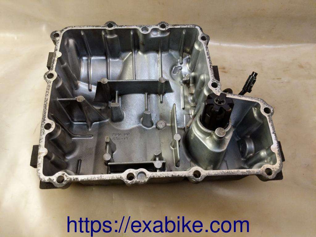 carter d'huile Yamaha XJ6 - photo 3