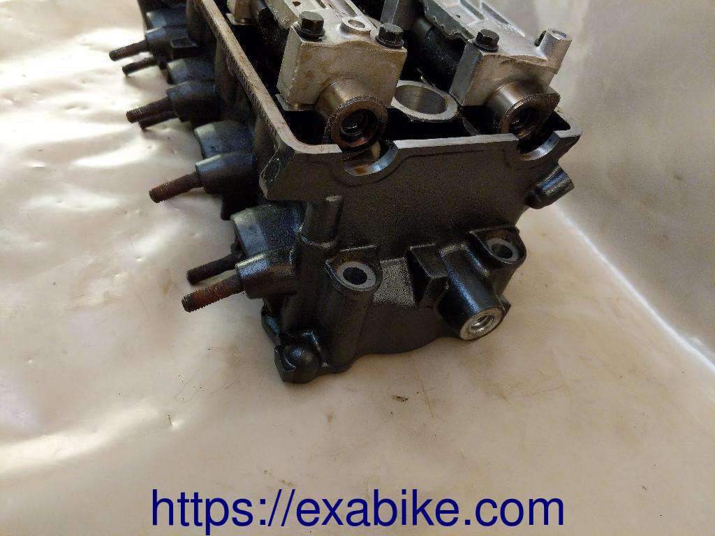 cylinder head Yamaha XJ6 - photo 4