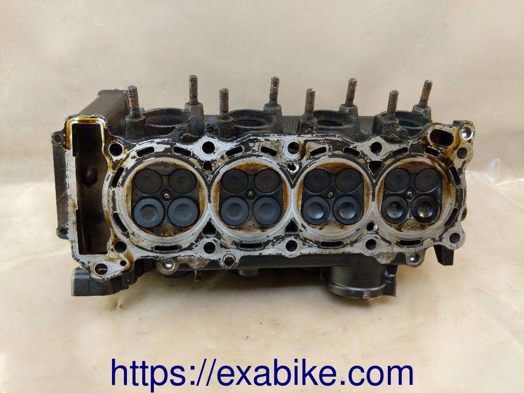 cylinder head Yamaha XJ6 - photo 5