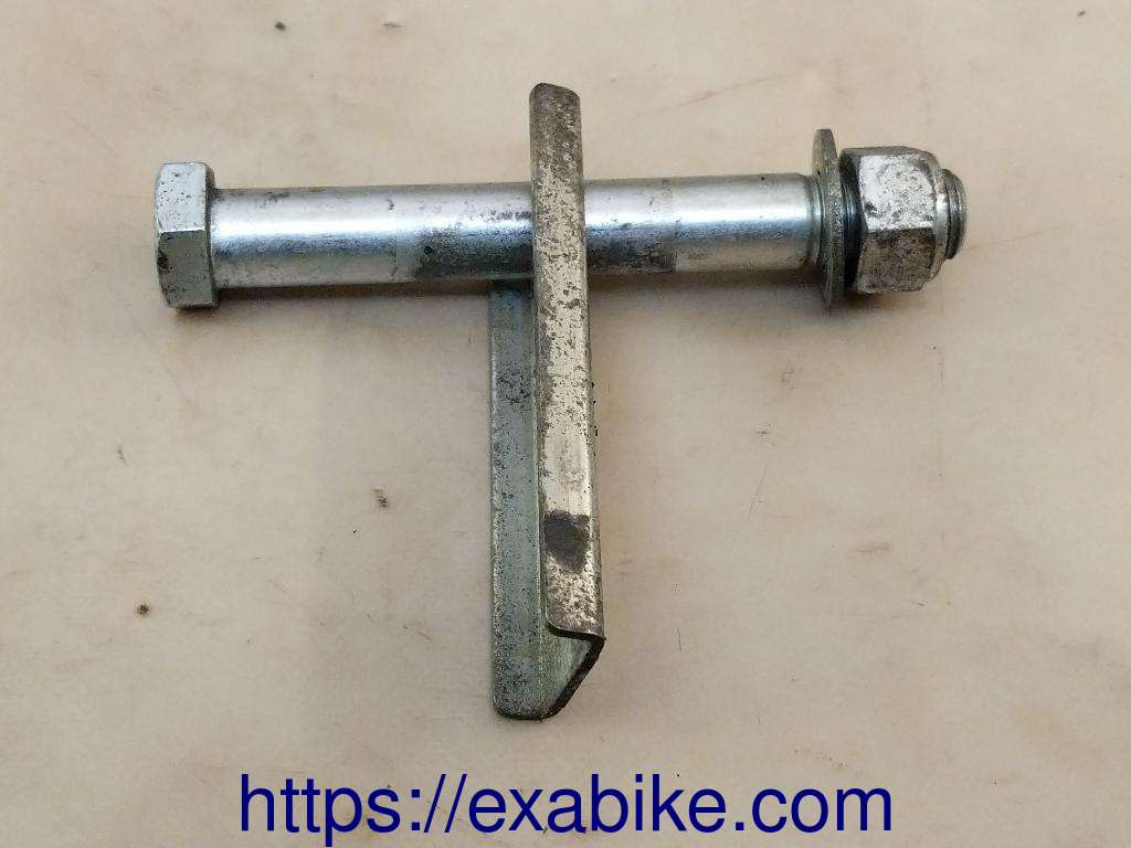 engine bolt Yamaha XJ6 - photo 1