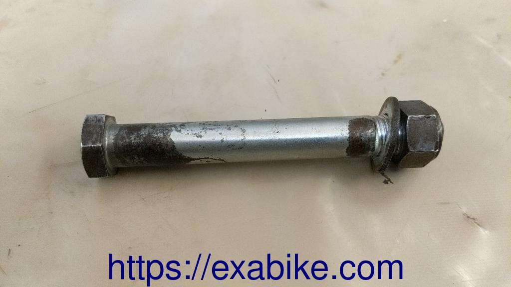 engine bolt Yamaha XJ6 - photo 1
