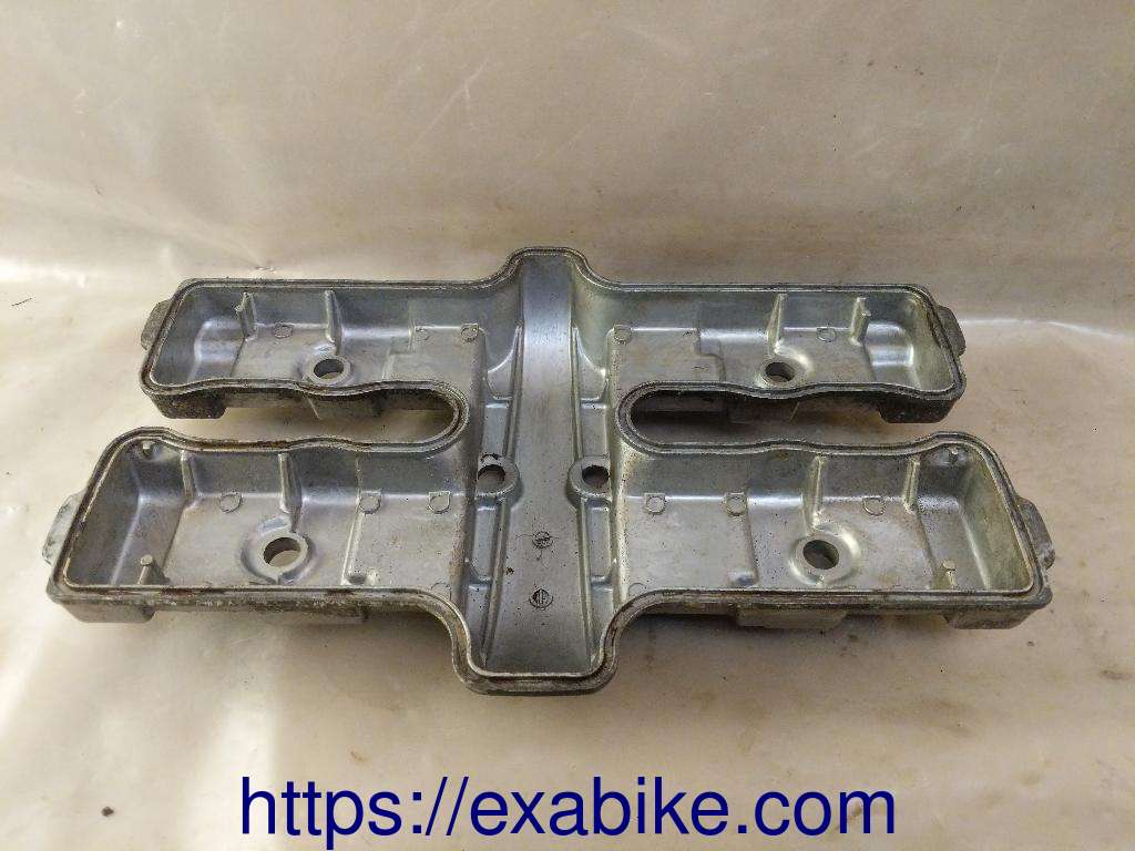 cylinder head cover Honda CBX 400 - photo 2