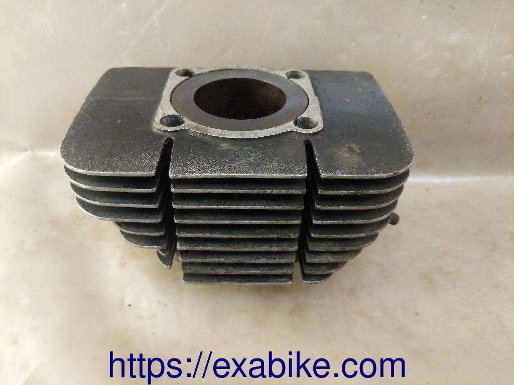 cylindre droit Yamaha 250 DS7 - photo 1