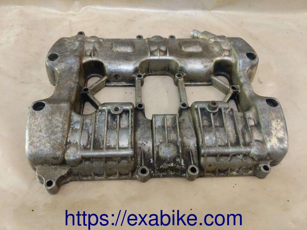 cylinder head cover Yamaha XS 500 - photo 2