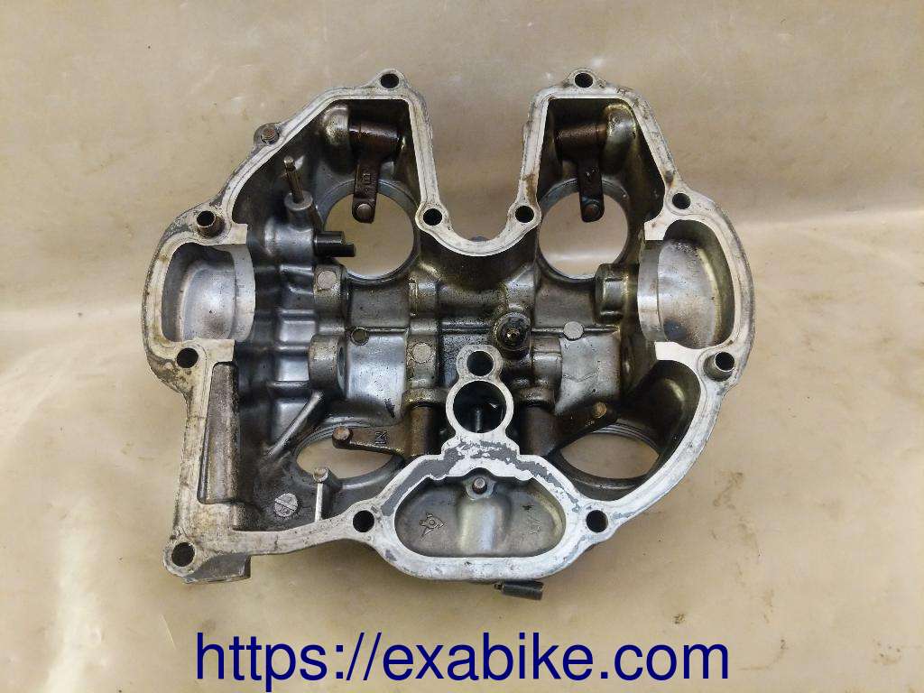 cylinder head cover Honda XLR 600 - photo 5
