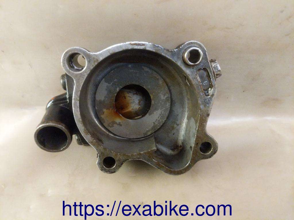 water pump cover Suzuki RM 125 - photo 2
