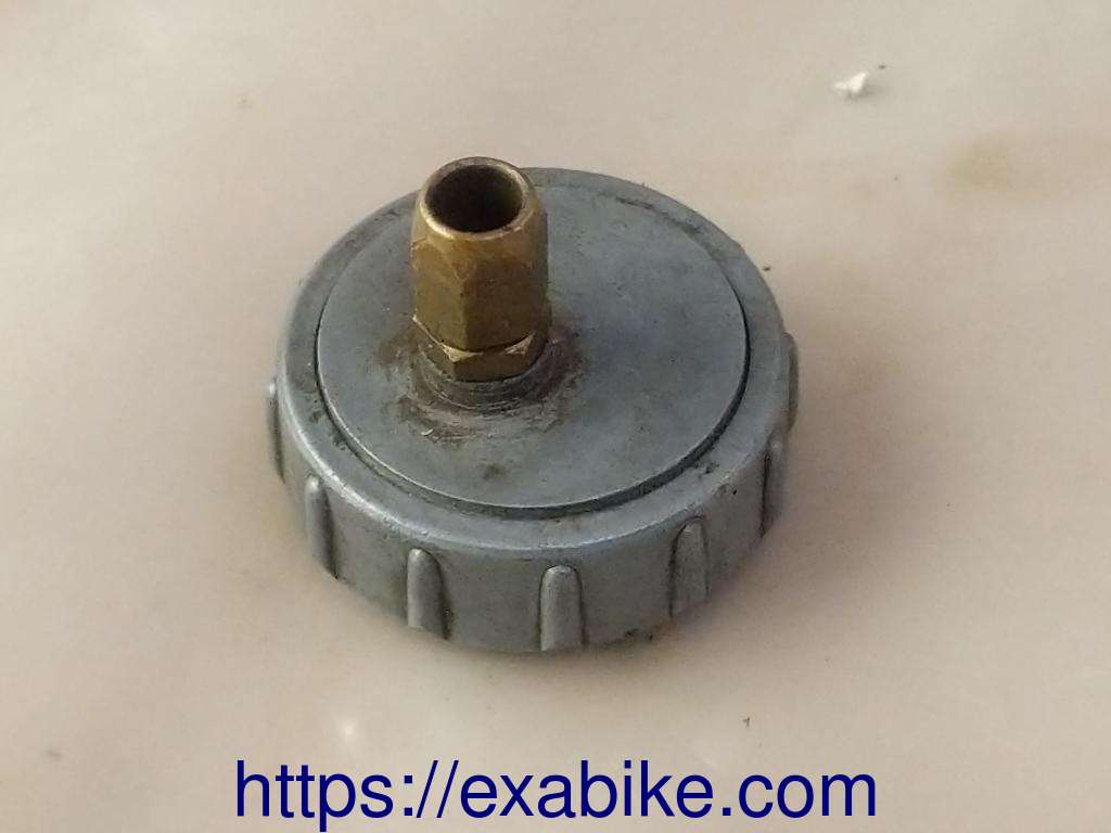carburetor top cap Voir la photo ou référence modele a identifier - photo 1