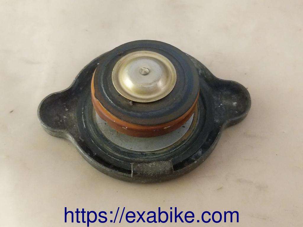 radiator cap Honda GL 500 Silerwing - photo 2
