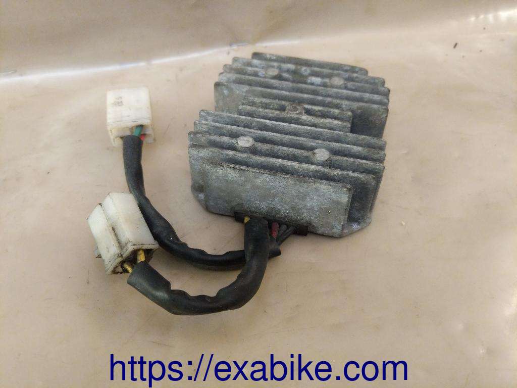 voltage regulator Sym GTS 125 - photo 1