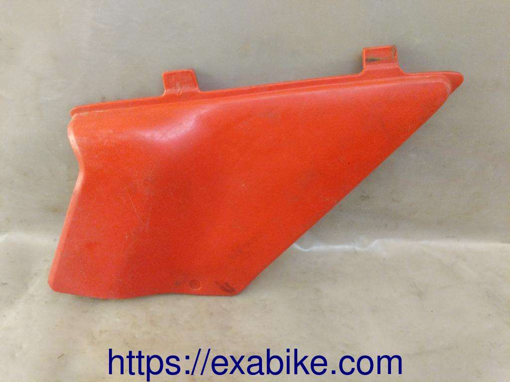cache latéral droit Honda MT 80 - photo 1