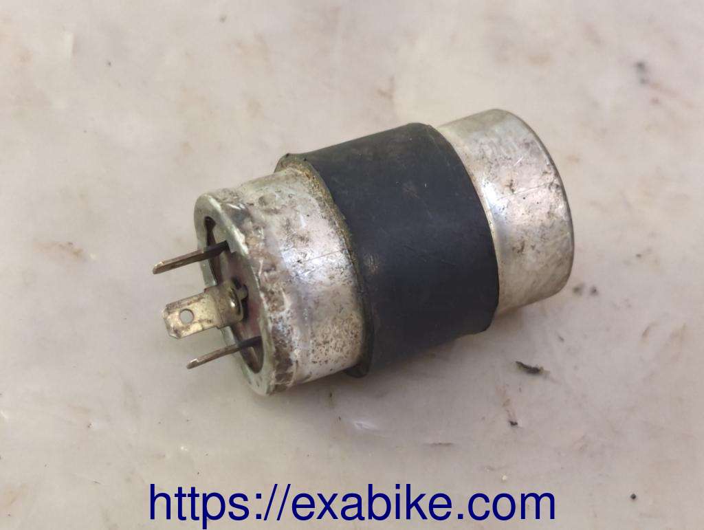 relais des clignotants Yamaha DT 125 - photo 1