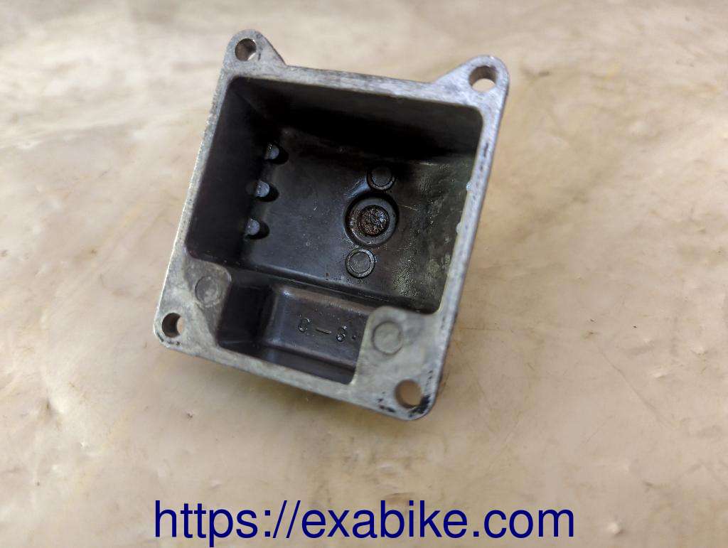 carburetor float chamber Yamaha XS 850 - photo 2
