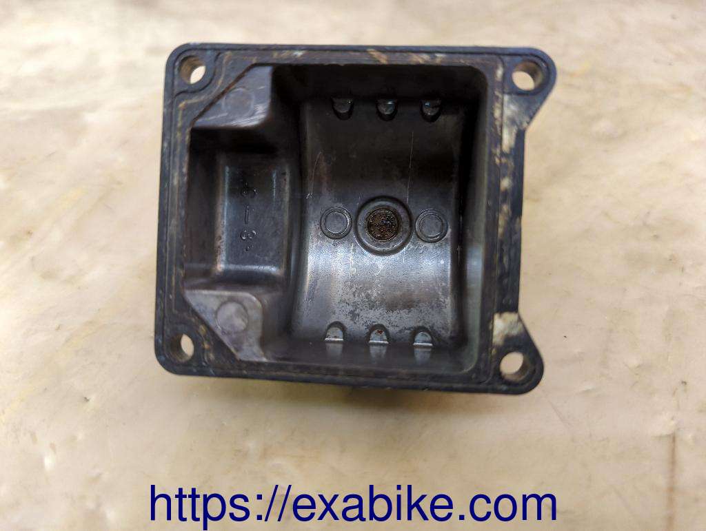 carburetor float chamber Yamaha XS 850 - photo 2