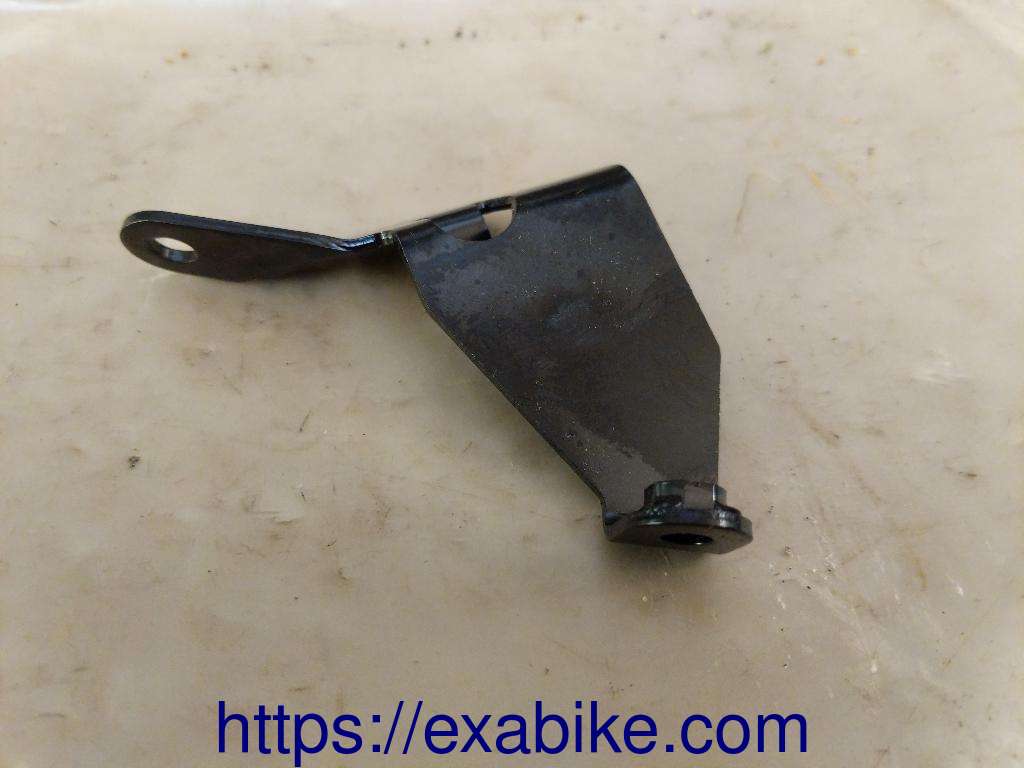 fixing lug Triumph 675 Street triple - photo 1