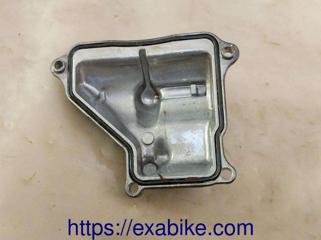 carburetor float chamber Honda VT 250 - photo 3